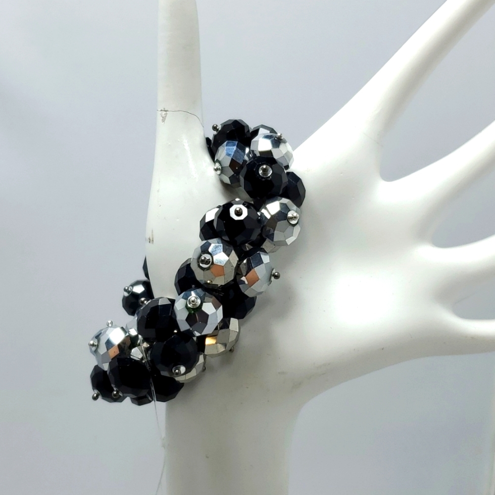 Ali khan glass beaded stones stretch bracelet black and gray